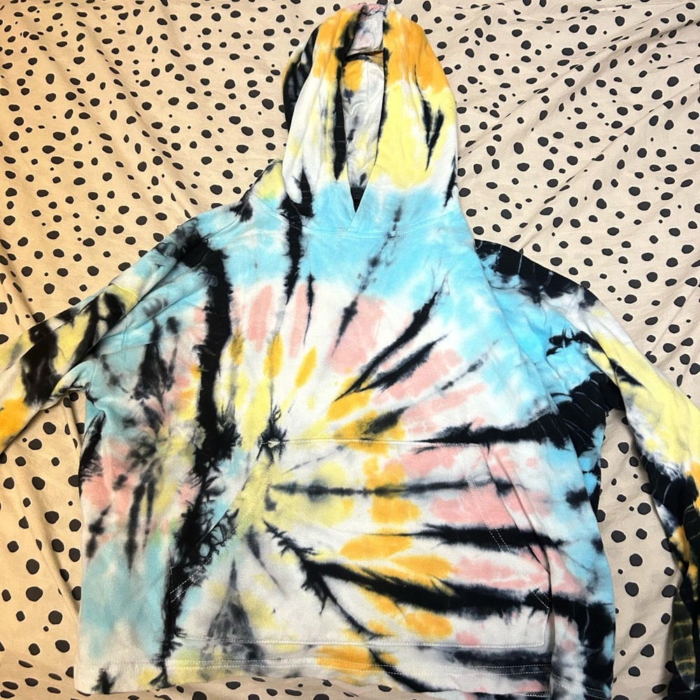 tie dye sweatshirt